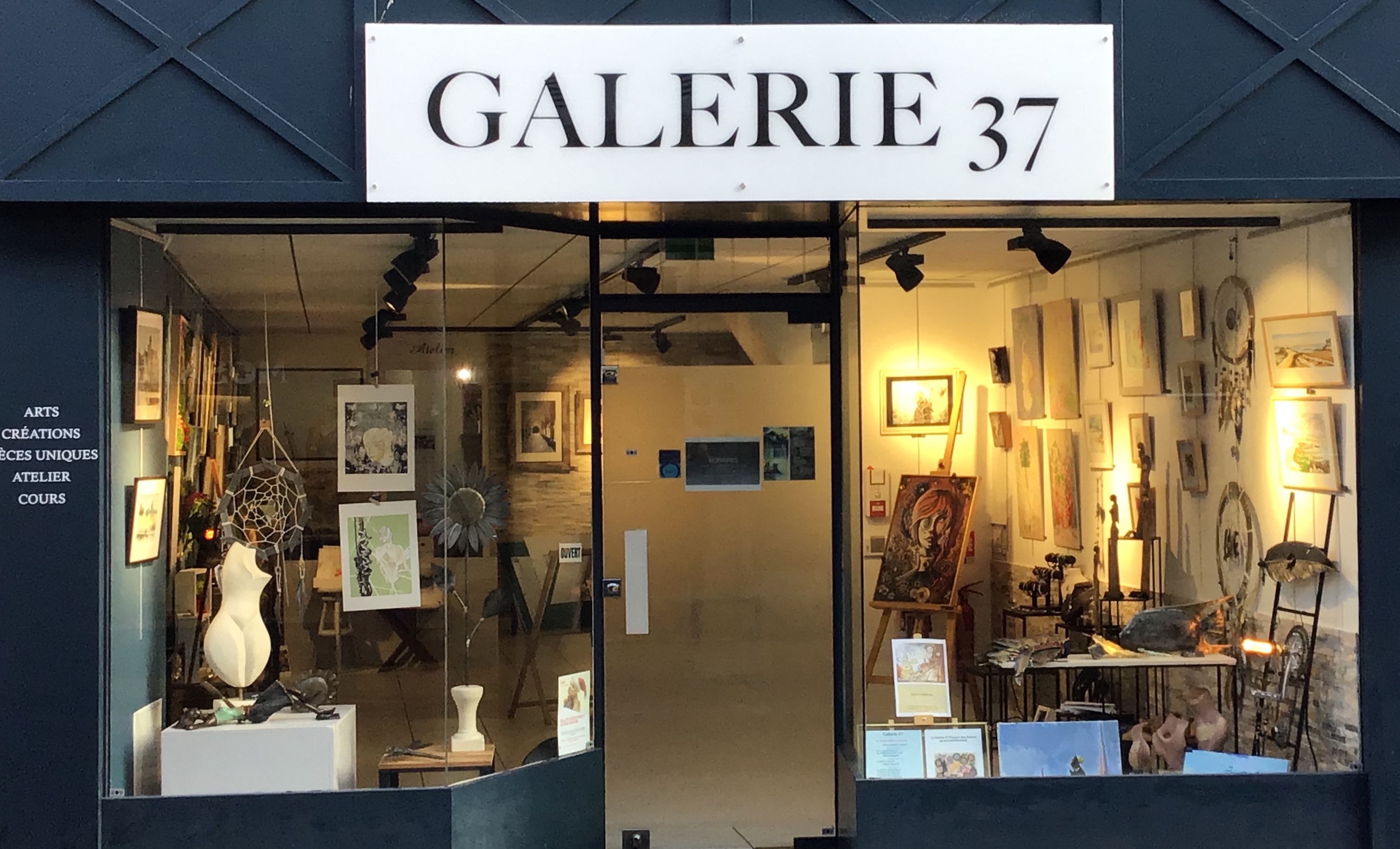 Galerie 37 (Chauvigny 86) - Enfants - à l'année - Dessiner & peindre